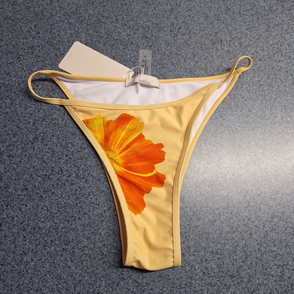 MUSERA "A Muse In Your Own Era" Cheeky Floral Bikini Bottom, Small, NWT